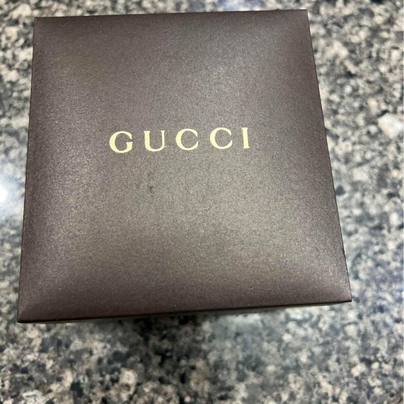 Gucci watch for a woman’s - Picture 3 of 5